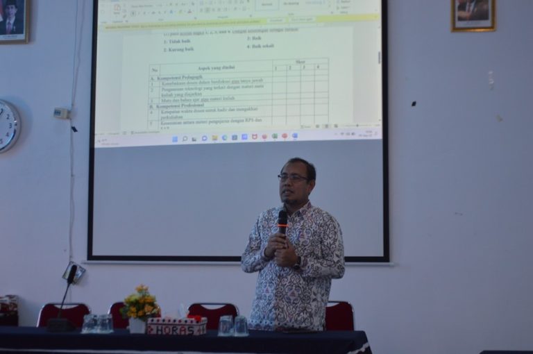 Rapat Tindak Lanjut (RTL) Pelaksanaan Monev Perkuliahan Semester Ganjil dan Genal TA 2021/2022